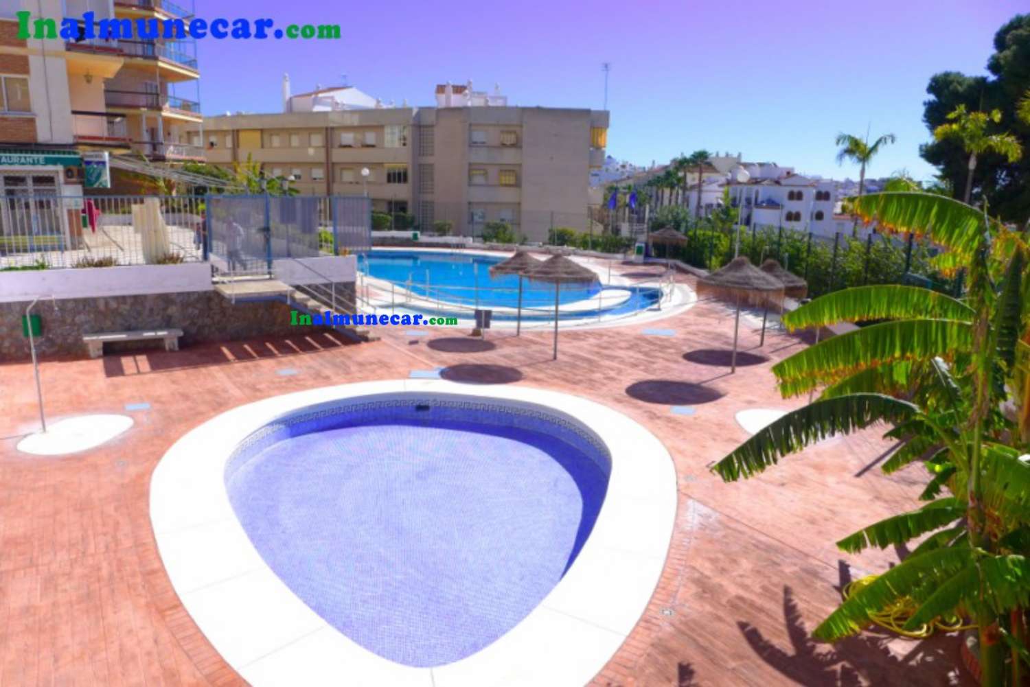 Lägenhet till salu i Almuñecar med pool och gemensam parkering