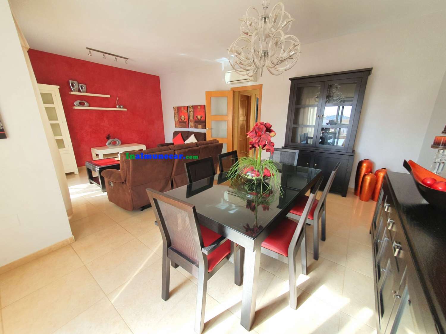 Townhouse for sale in Almuñecar, very sunny and bright and with private pool.