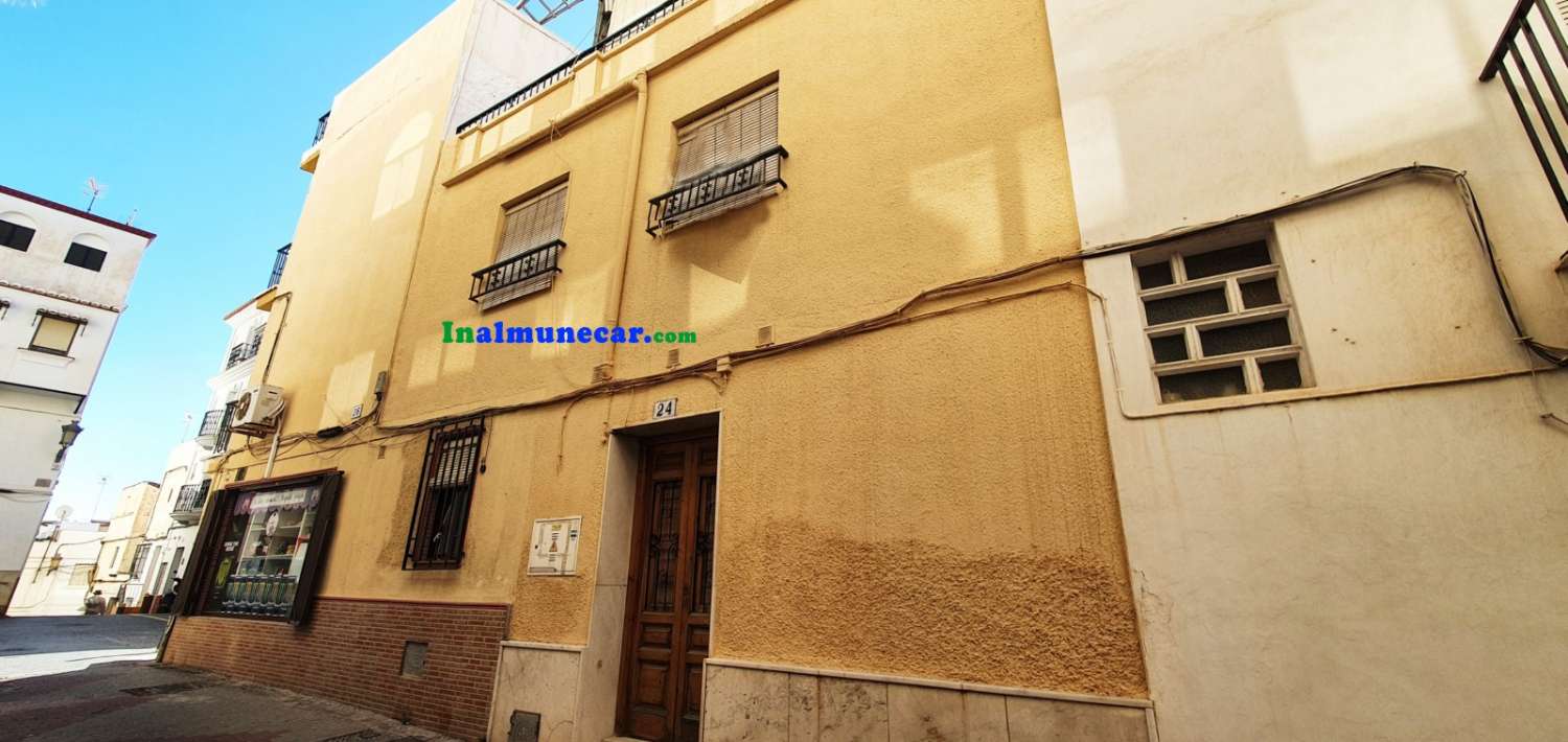 Townhouse for sale located near the Town Hall Square