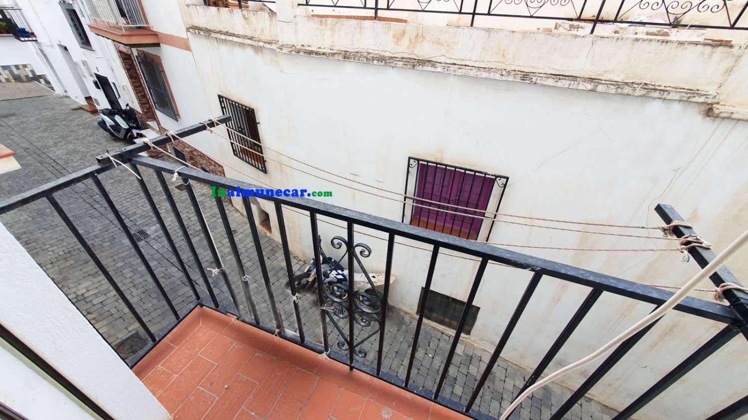 Apartment for sale in Almuñecar town centre.