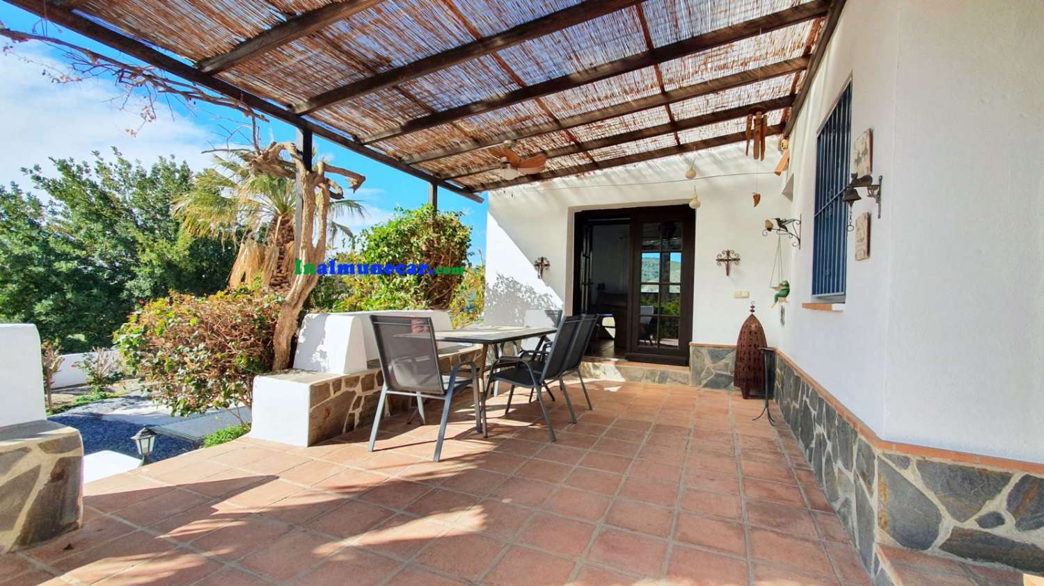 Country villa for sale located in the Bay of La Herradura, Andalusia.
