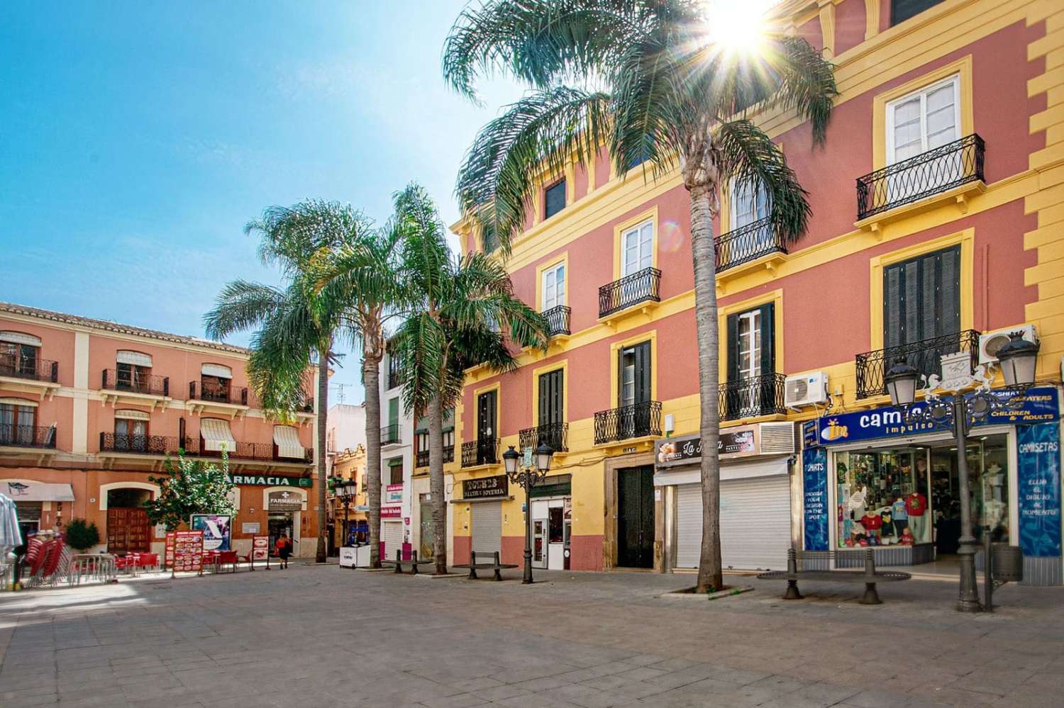 Local comercial en venta en La Plaza de la Constitucion, Almuñecar
