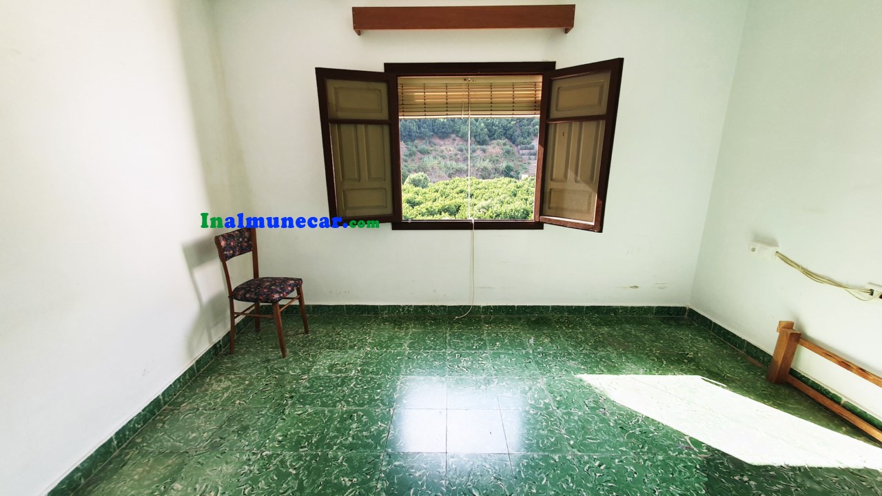 Schönes charmantes Haus zum Verkauf in Jete, Costa Tropical.