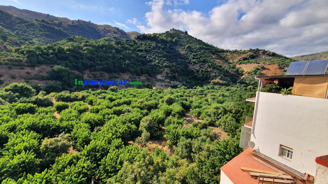 Schönes charmantes Haus zum Verkauf in Jete, Costa Tropical.