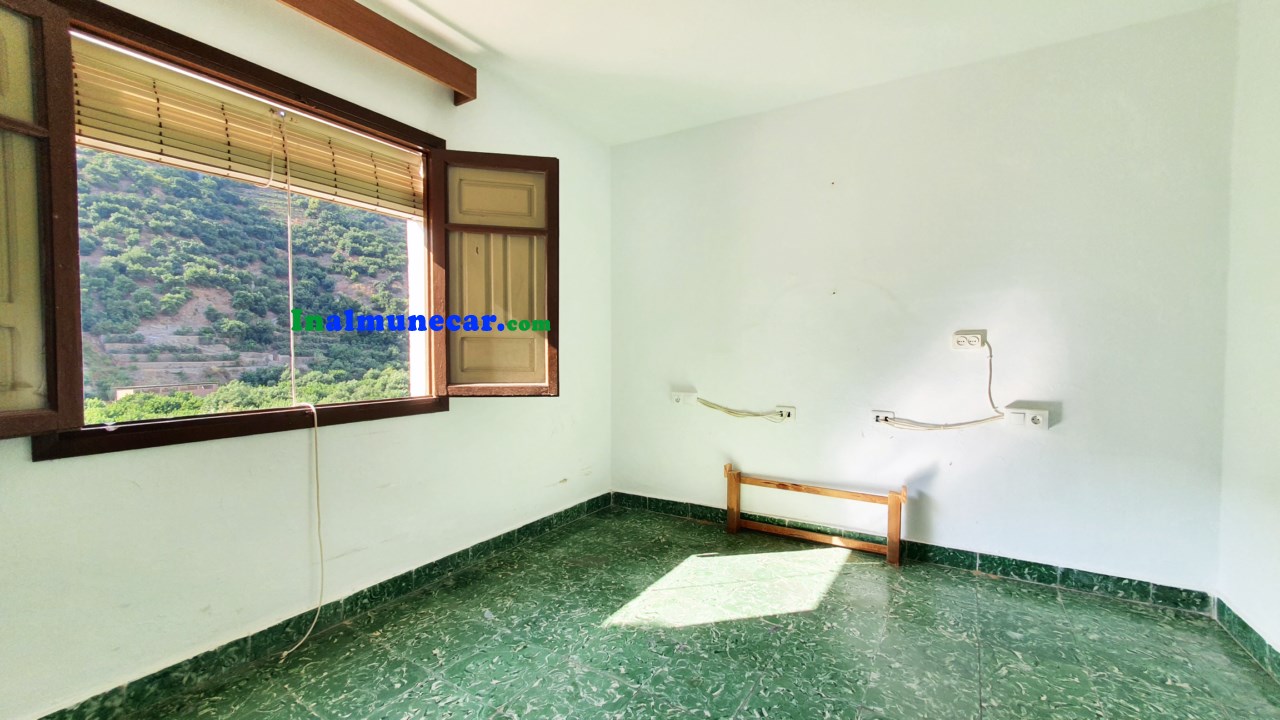 Schönes charmantes Haus zum Verkauf in Jete, Costa Tropical.