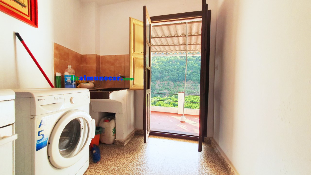 Schönes charmantes Haus zum Verkauf in Jete, Costa Tropical.