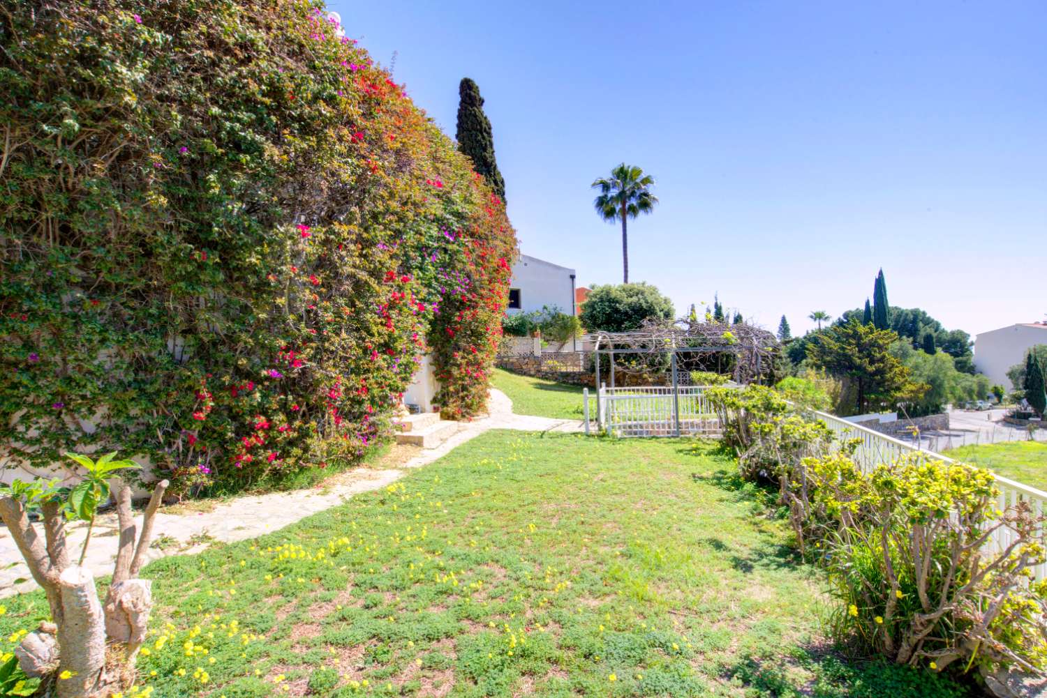 Villa til salg på Calle Maestras La Herradura.