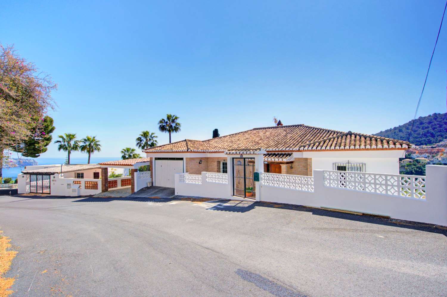 Villa til salg på Calle Maestras La Herradura.