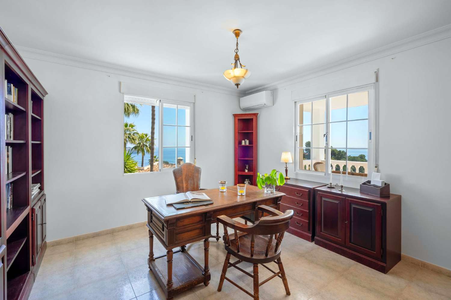 Villa til salg på Calle Maestras La Herradura.