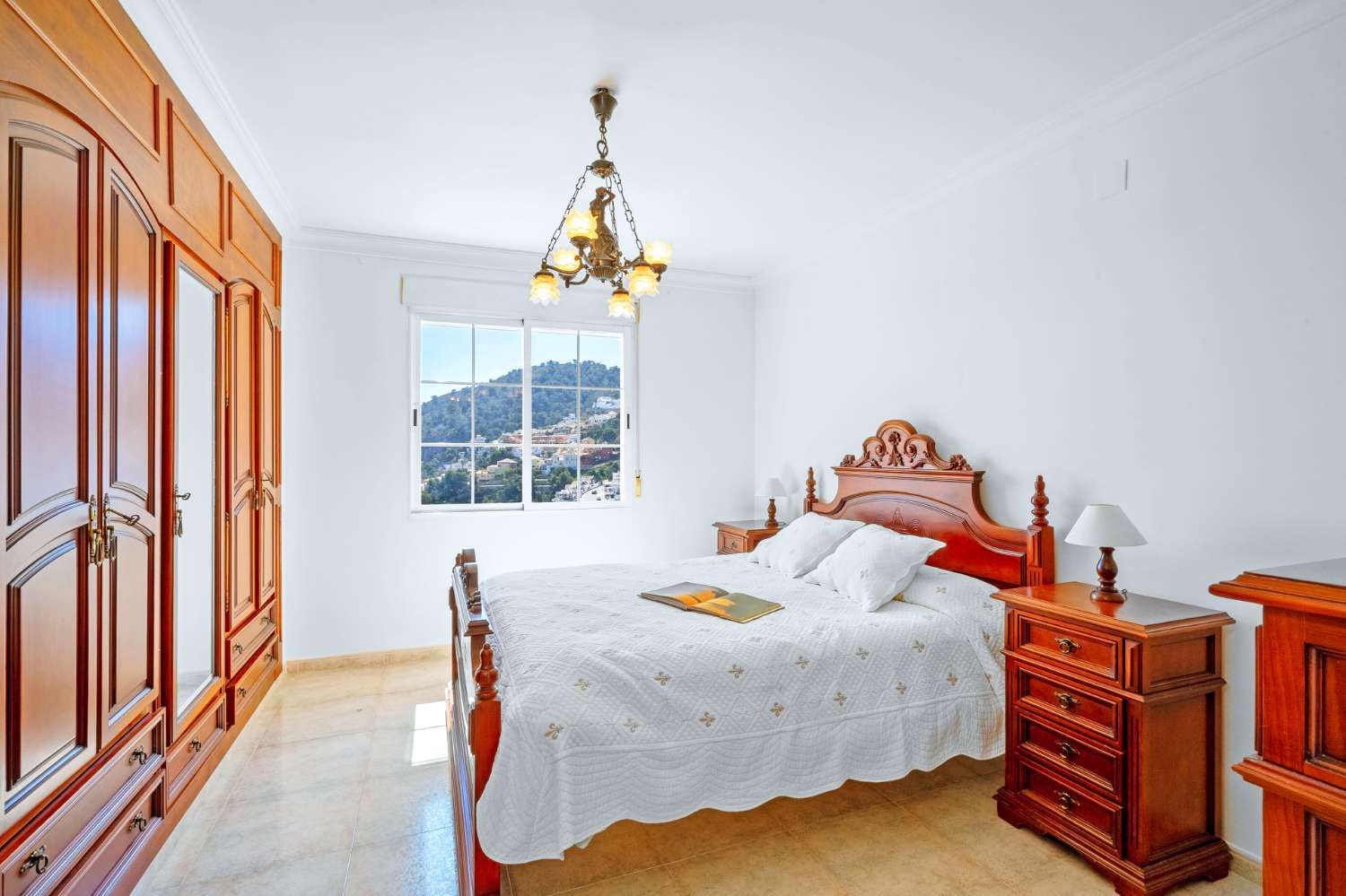 Villa til salg på Calle Maestras La Herradura.