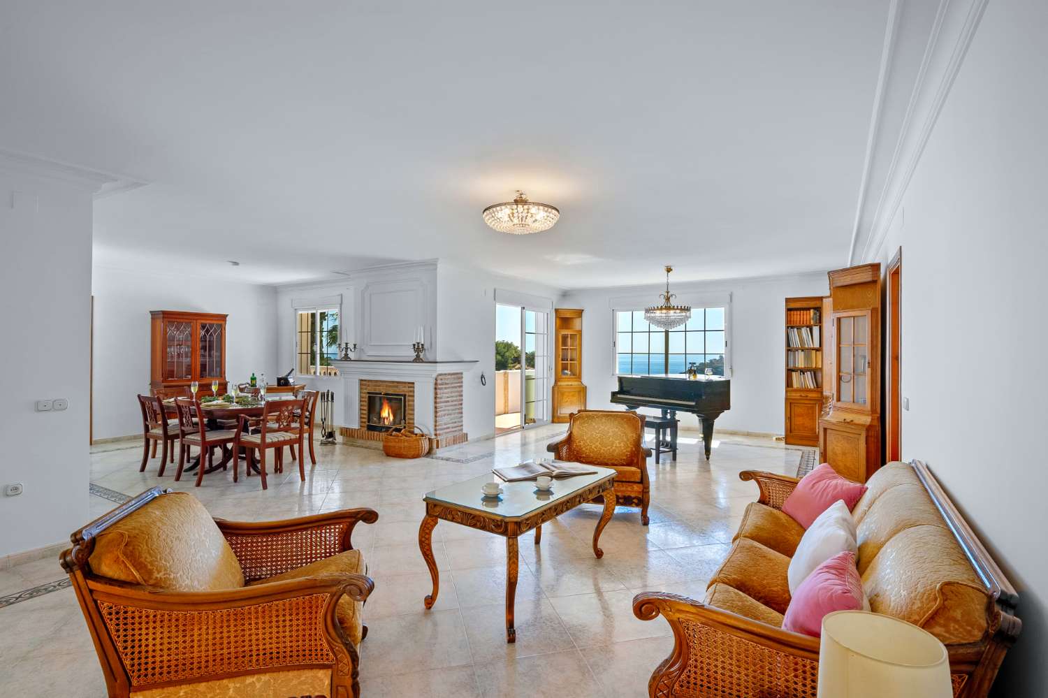 Villa til salg på Calle Maestras La Herradura.