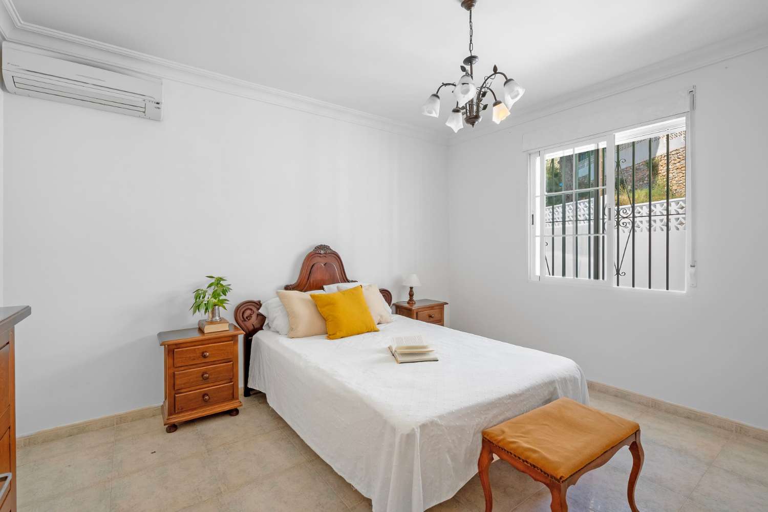 Villa til salg på Calle Maestras La Herradura.