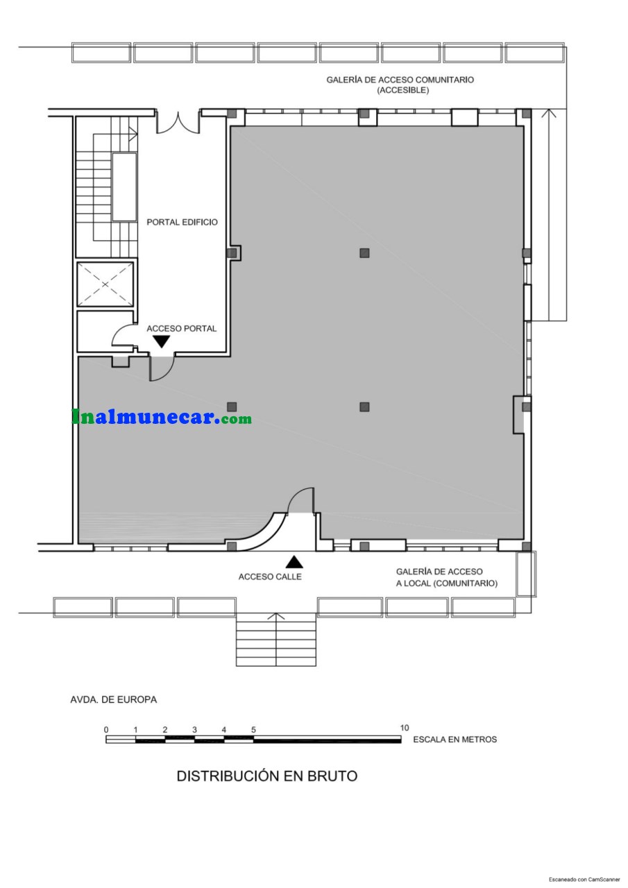 Commercial premises for sale in Almuñecar located in an urbanization near the beach