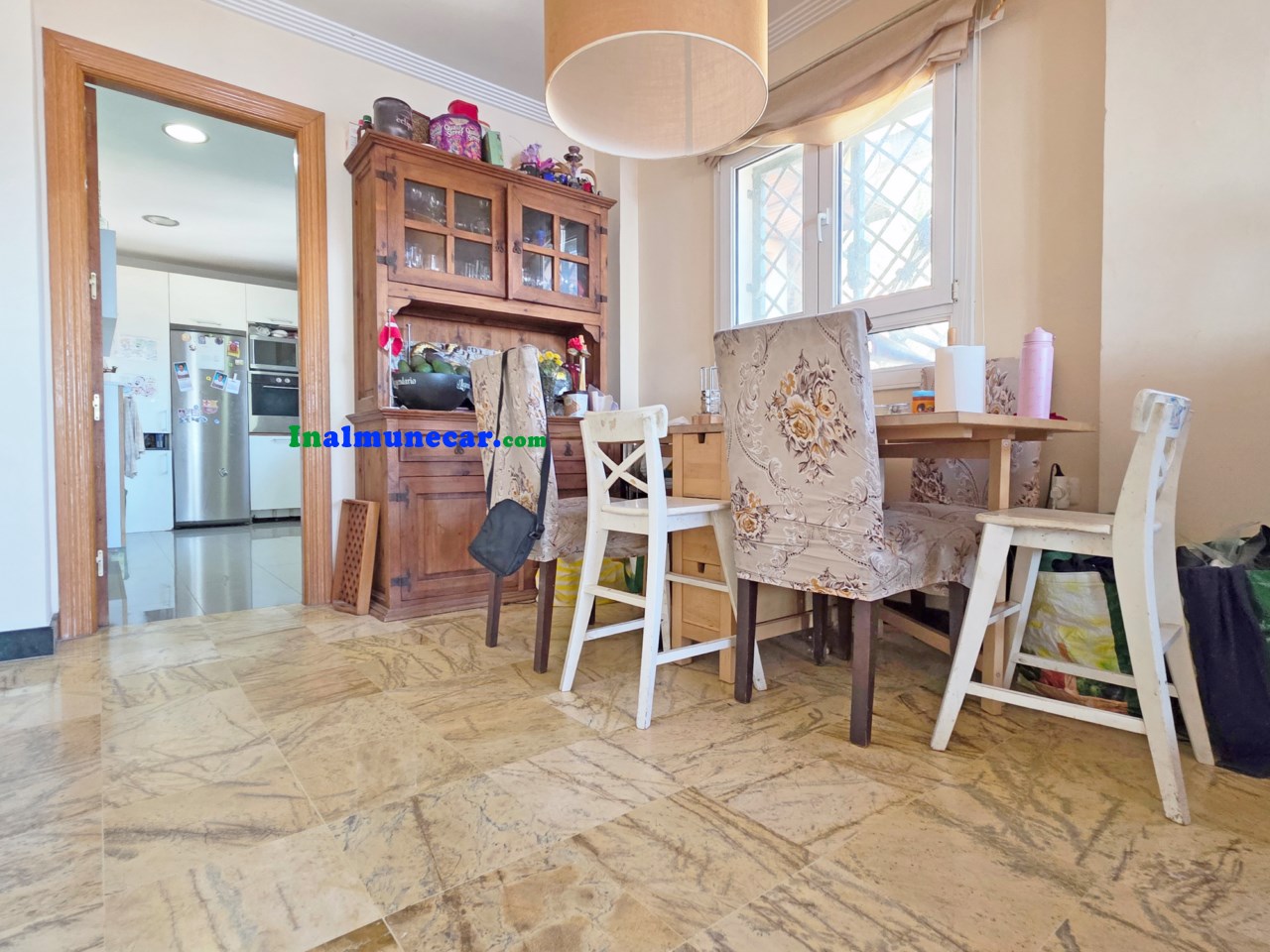 Radhus med havsutsikt och gemensam pool till salu i Almuñécar