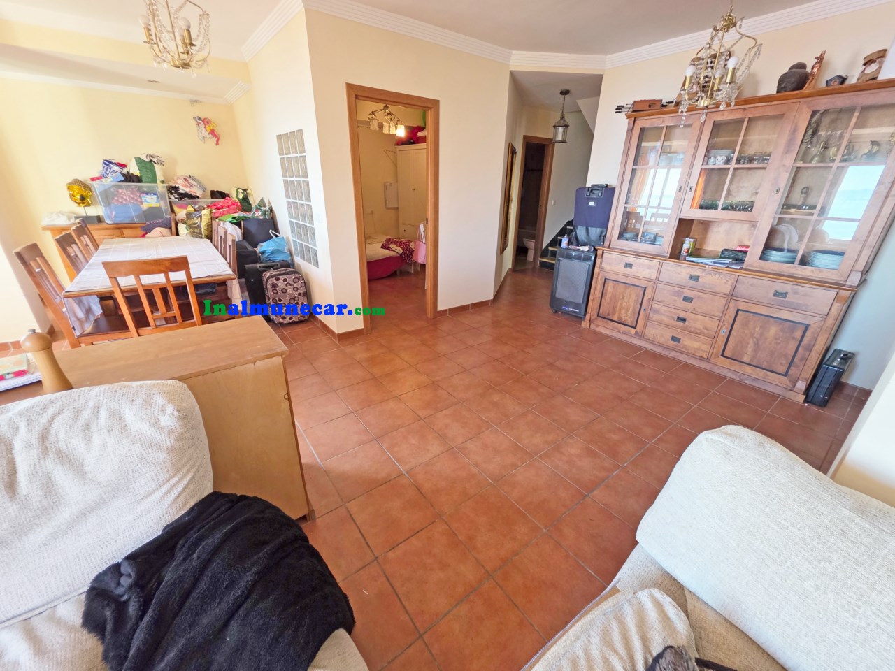 Radhus med havsutsikt och gemensam pool till salu i Almuñécar