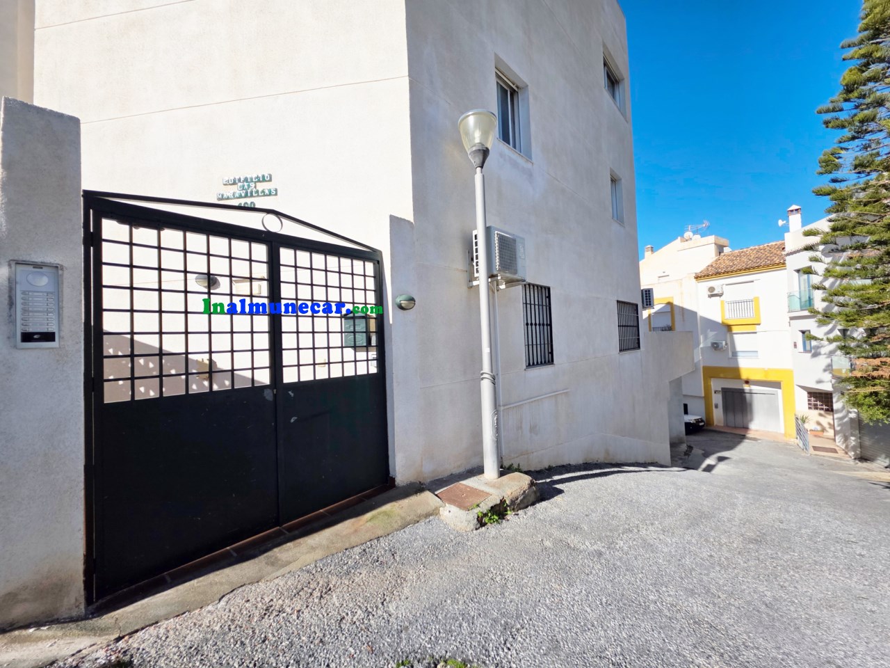 Appartement te koop in La Herradura met garageruimte.