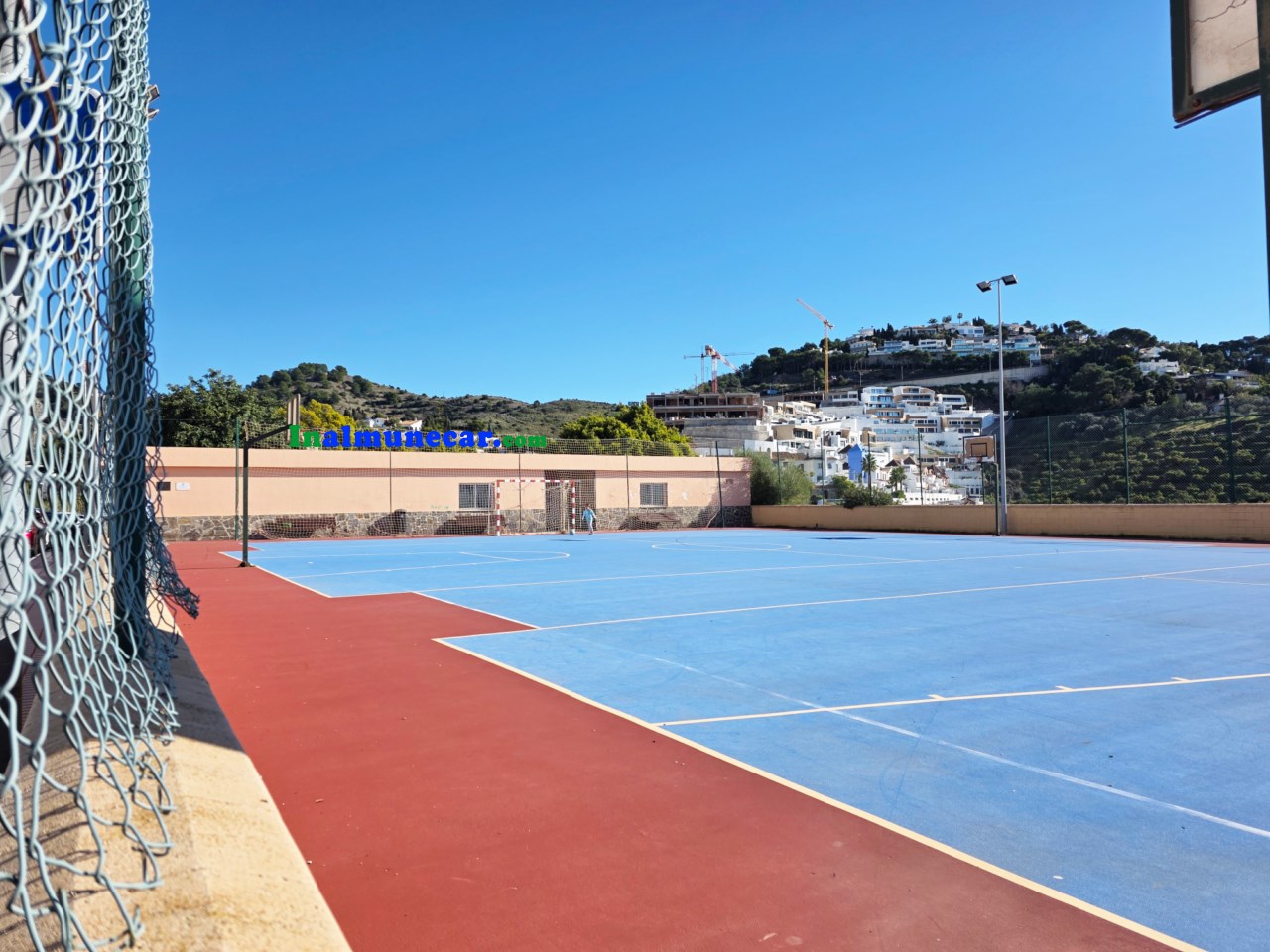 Appartement te koop in La Herradura met garageruimte.