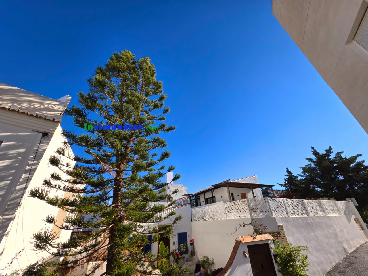 Appartement te koop in La Herradura met garageruimte.