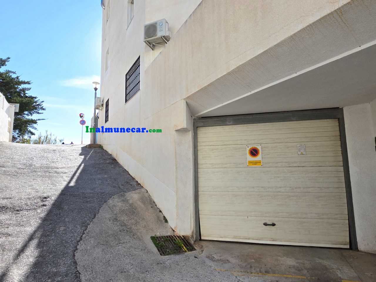 Appartement te koop in La Herradura met garageruimte.