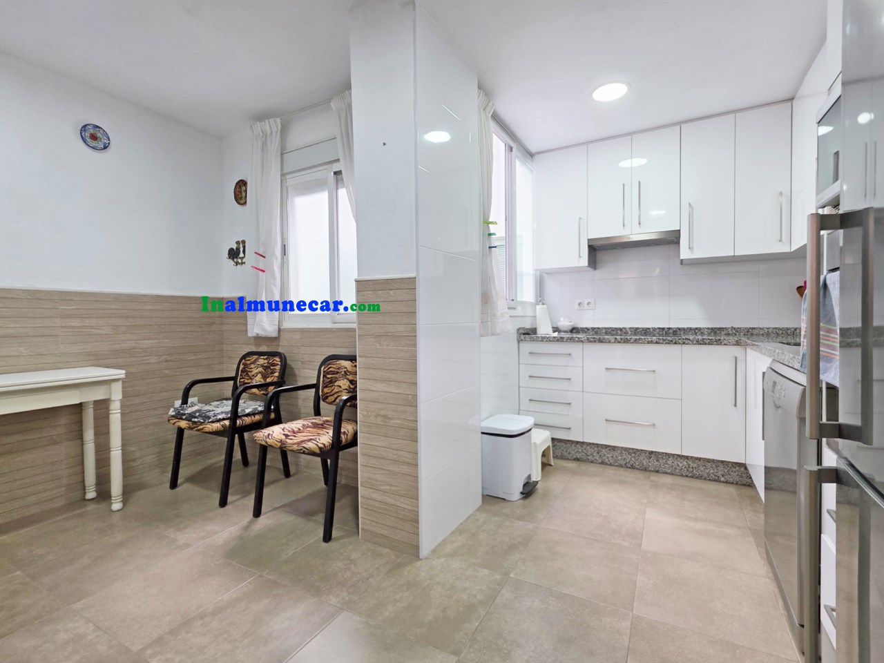 Piso en venta en Almuñecar, Plaza Madrid , muy cerca de la playa