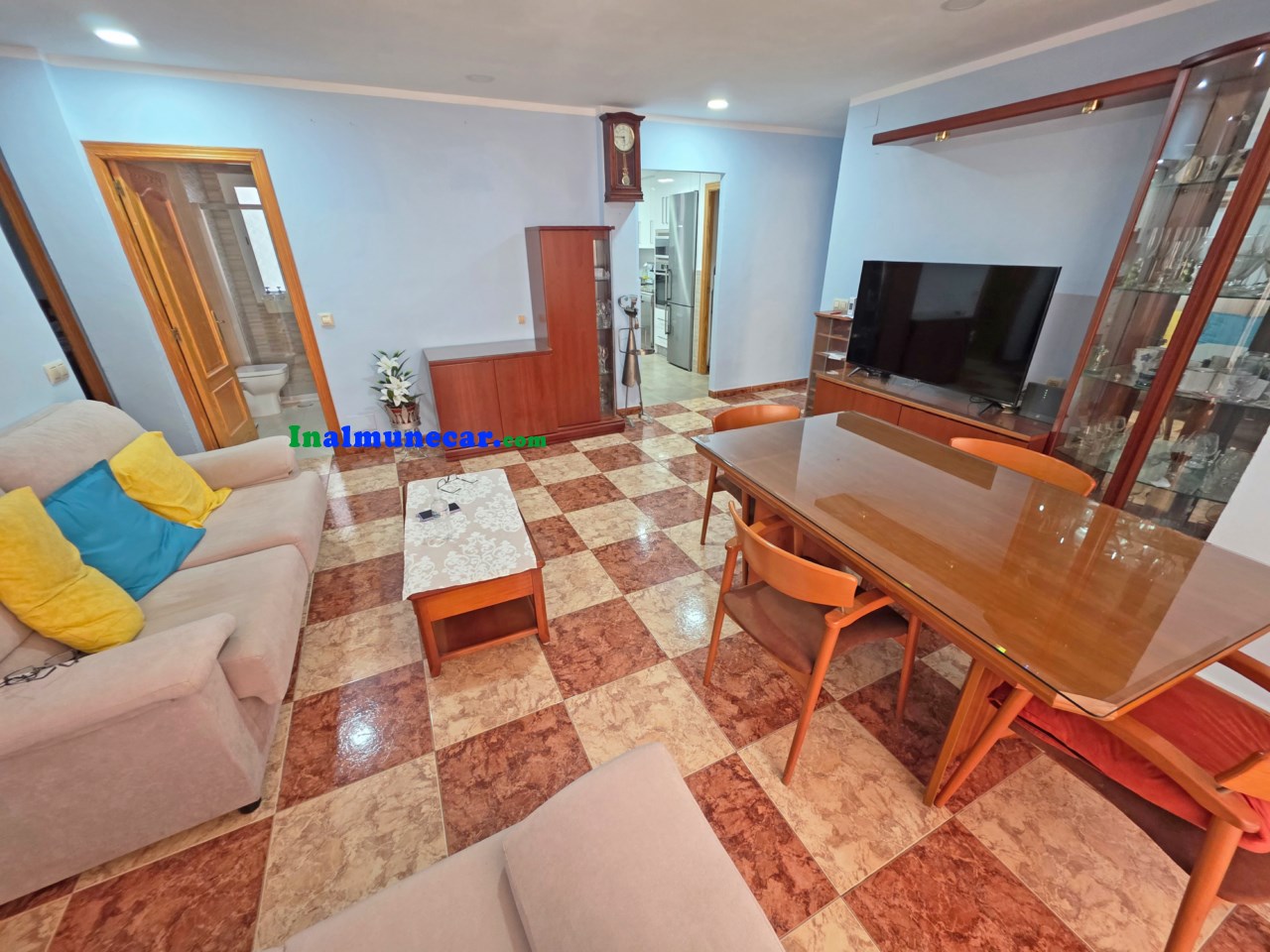 Apartment for sale in Almuñecar, Plaza Madrid, very close to Puerta del Mar beach