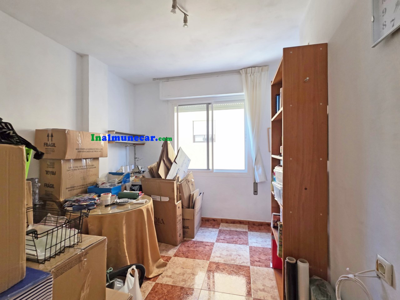 Piso en venta en Almuñecar, Plaza Madrid , muy cerca de la playa