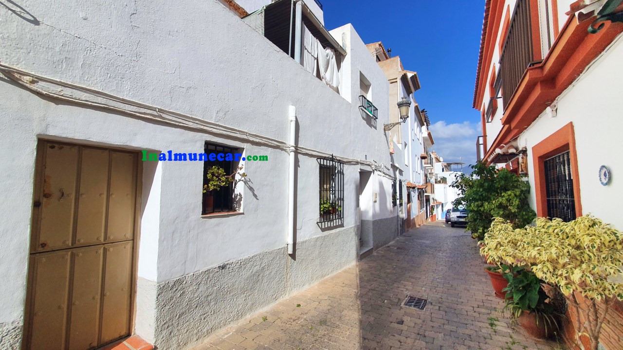 Casa con mucha potencial en venta la zona histórico de Almuñécar