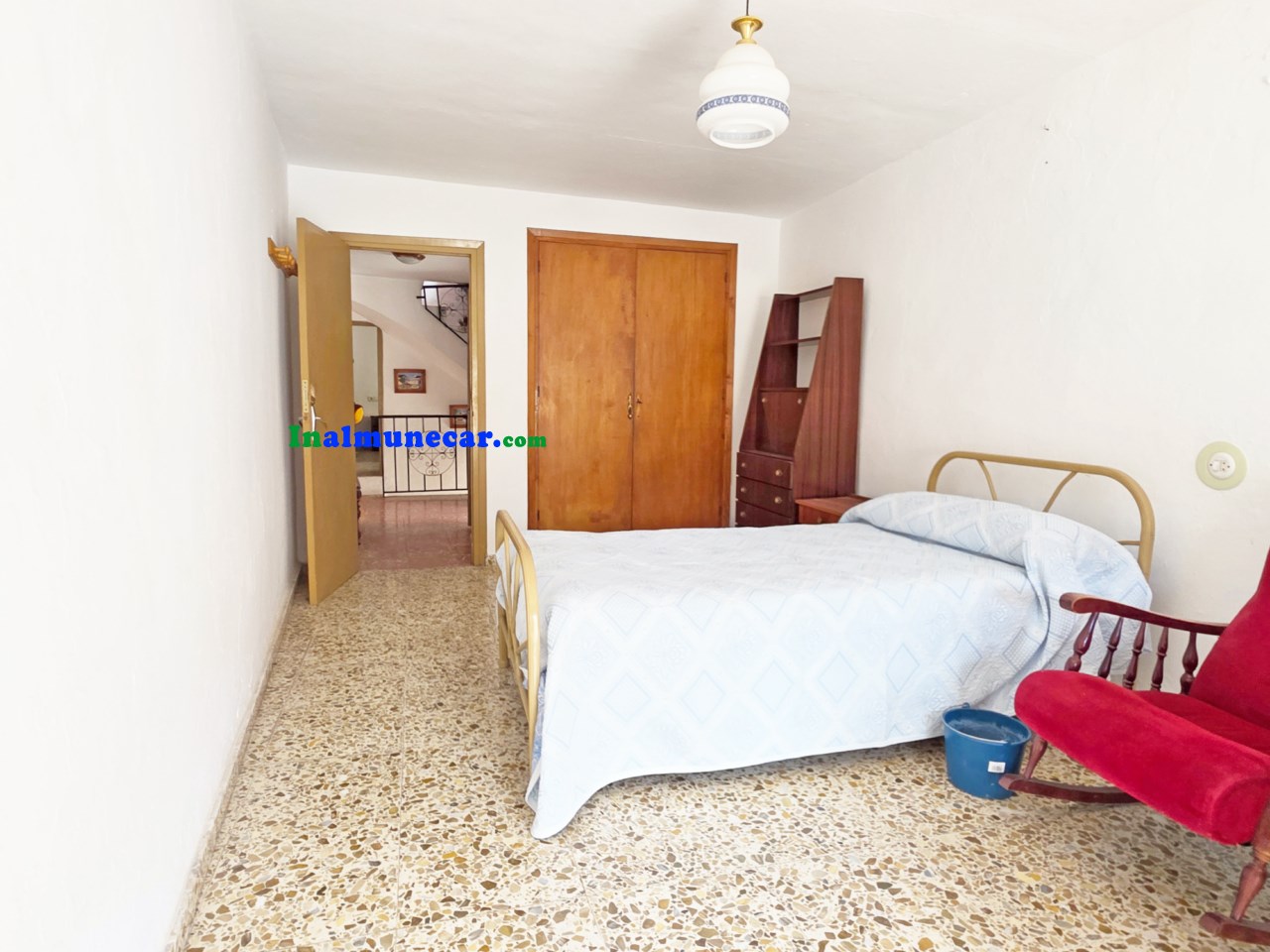 GRAN CASA EN VENTA EN EL PUEBLO DE OTIVAR