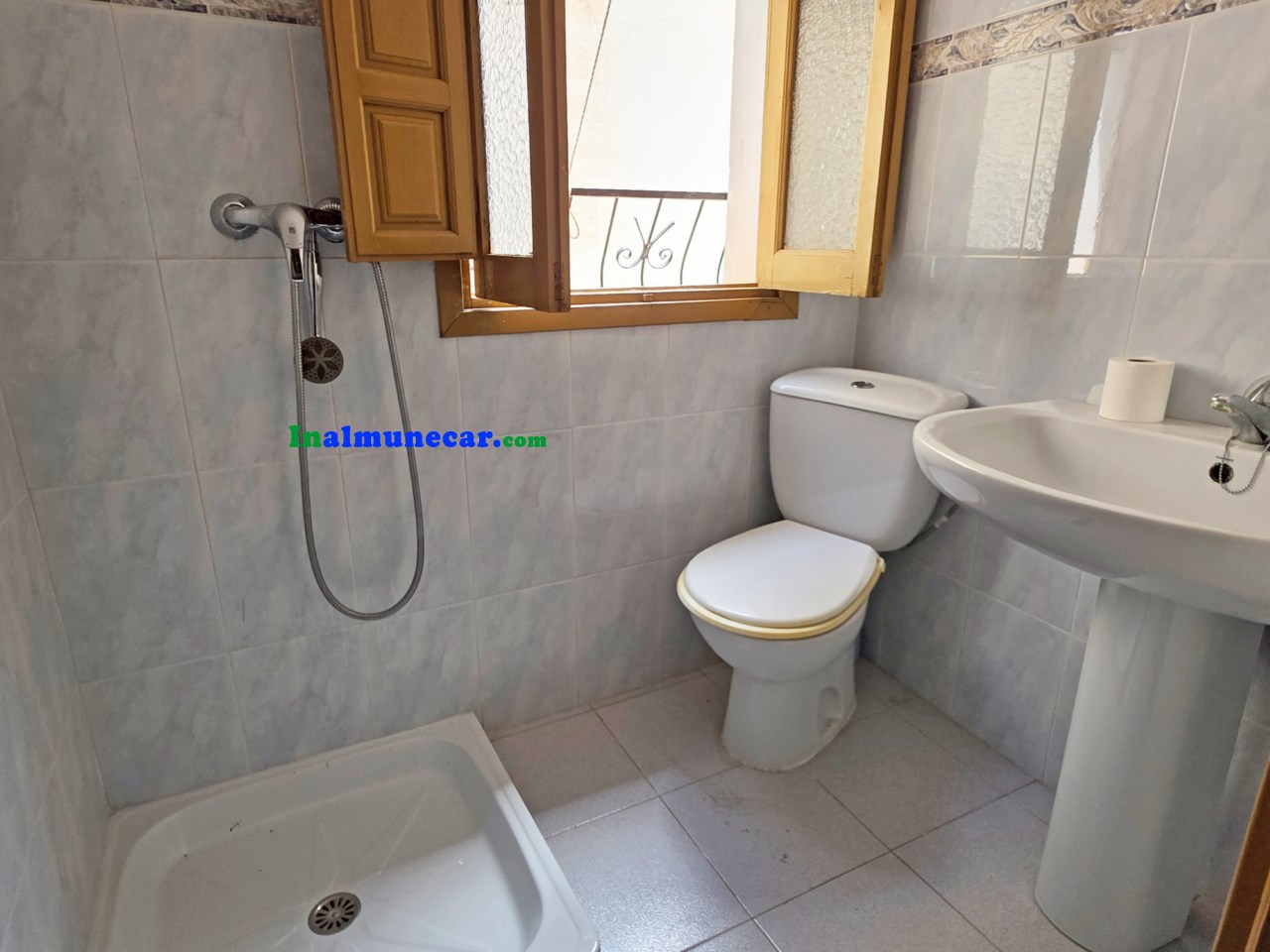 GRAN CASA EN VENTA EN EL PUEBLO DE OTIVAR