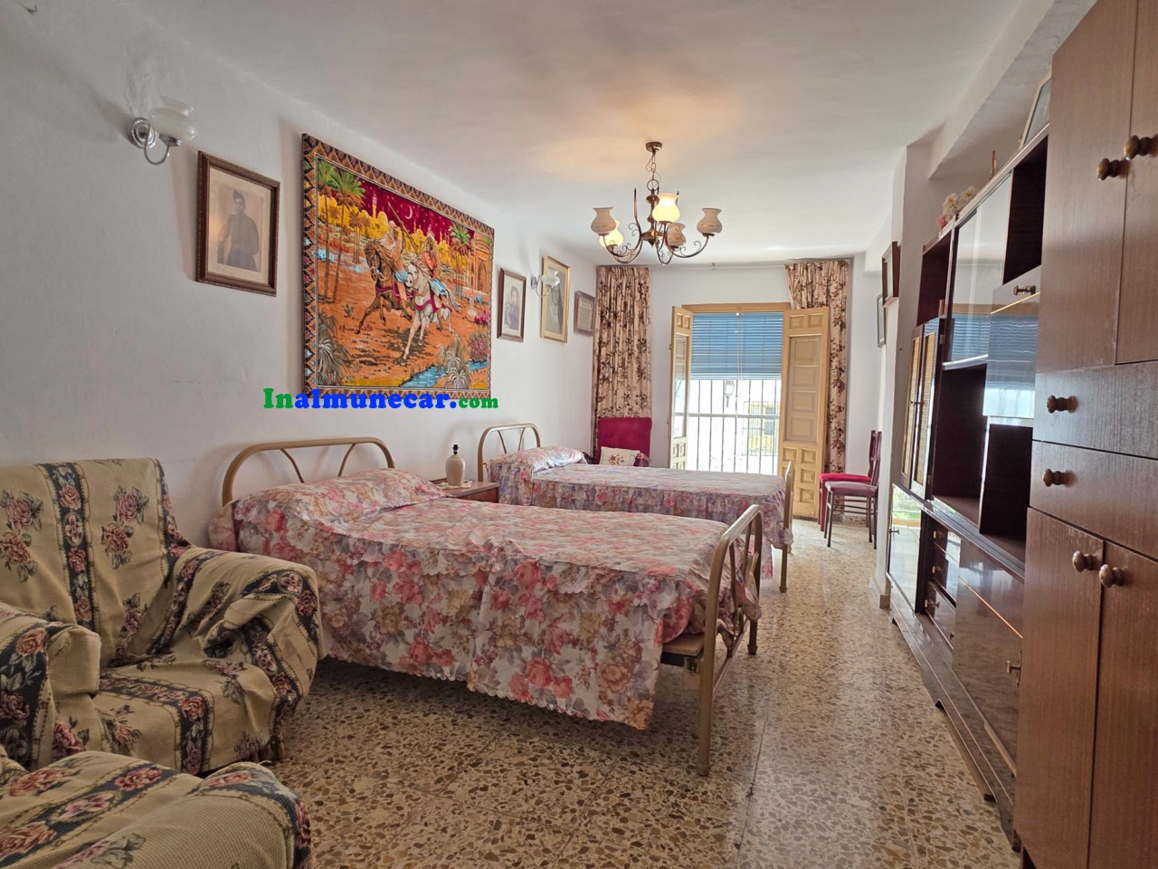 GRAN CASA EN VENTA EN EL PUEBLO DE OTIVAR