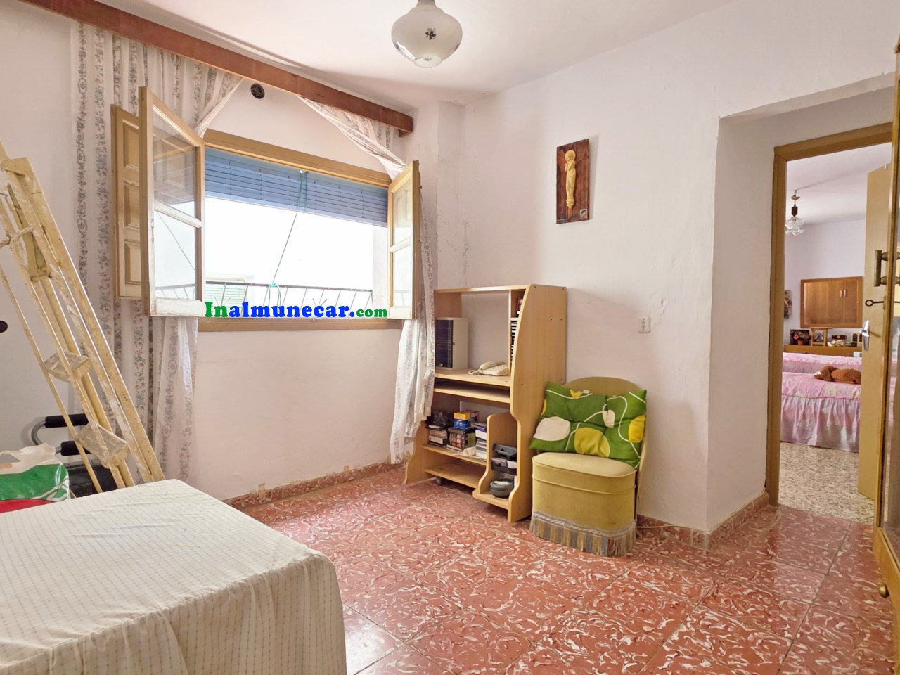 GRAN CASA EN VENTA EN EL PUEBLO DE OTIVAR