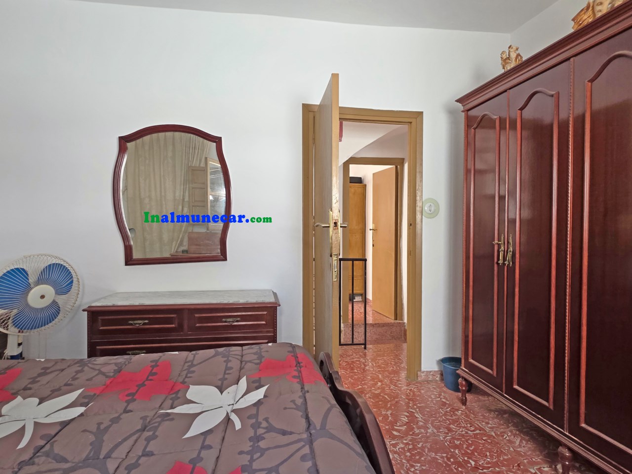 GRAN CASA EN VENTA EN EL PUEBLO DE OTIVAR