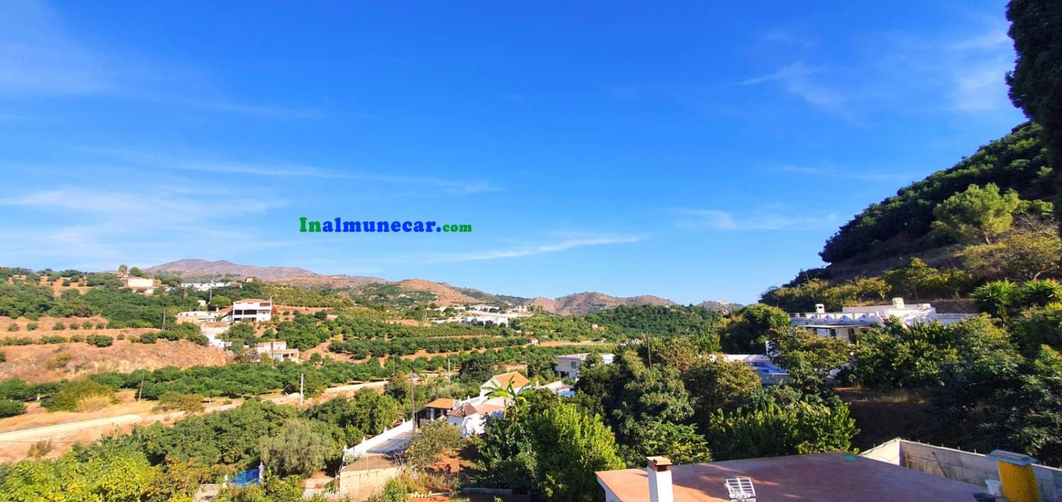 Country house for sale near Almuñécar, completely renovated and within walking distance of Almuñecar centre
