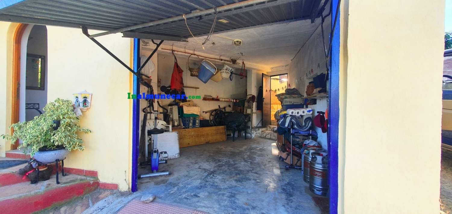 Landhaus zum Verkauf in Almuñécar, komplett renoviert und nur wenige Gehminuten vom Zentrum von Almuñecar entfernt