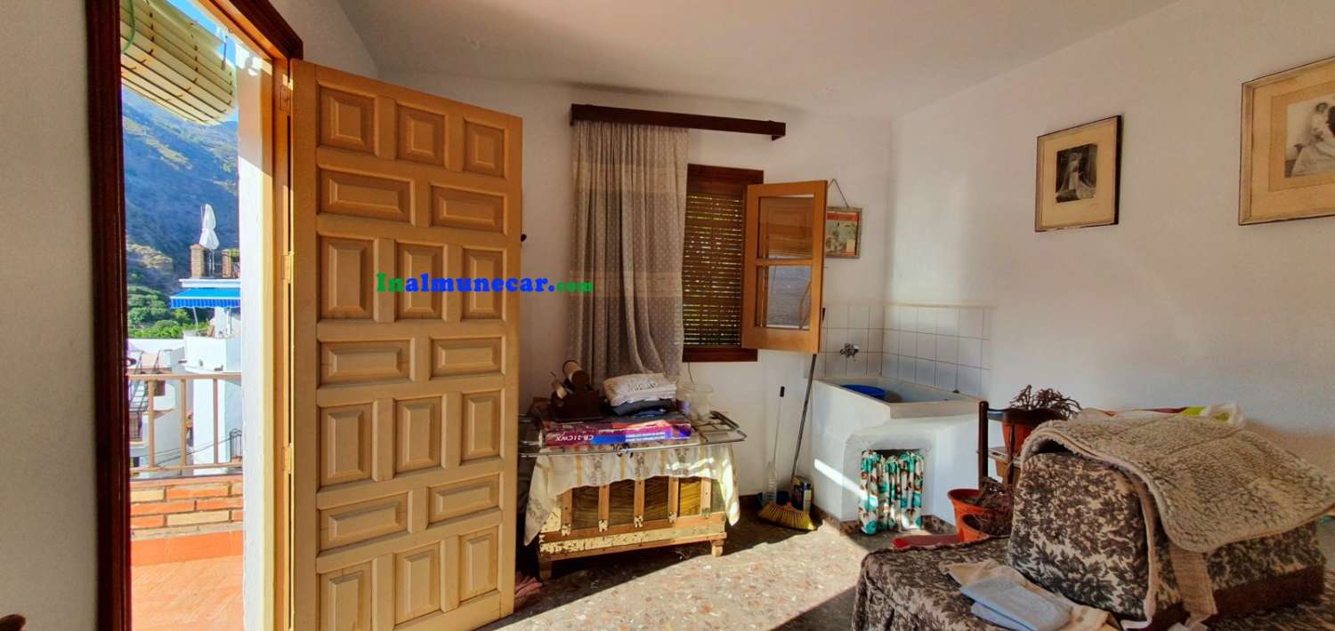 Lovely village house for sale in the beautiful Otivar, Granada.