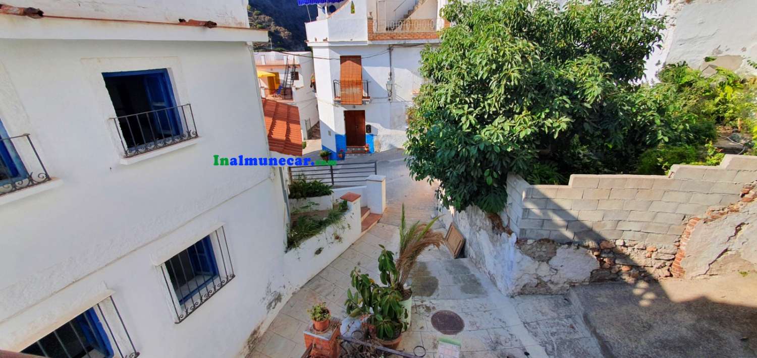 Lovely village house for sale in the beautiful Otivar, Granada.