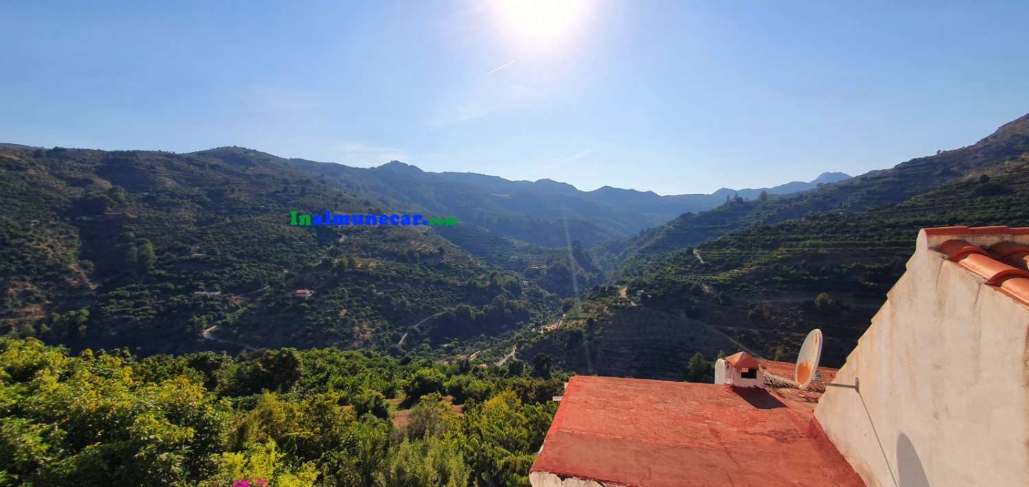 Lovely village house for sale in the beautiful Otivar, Granada.