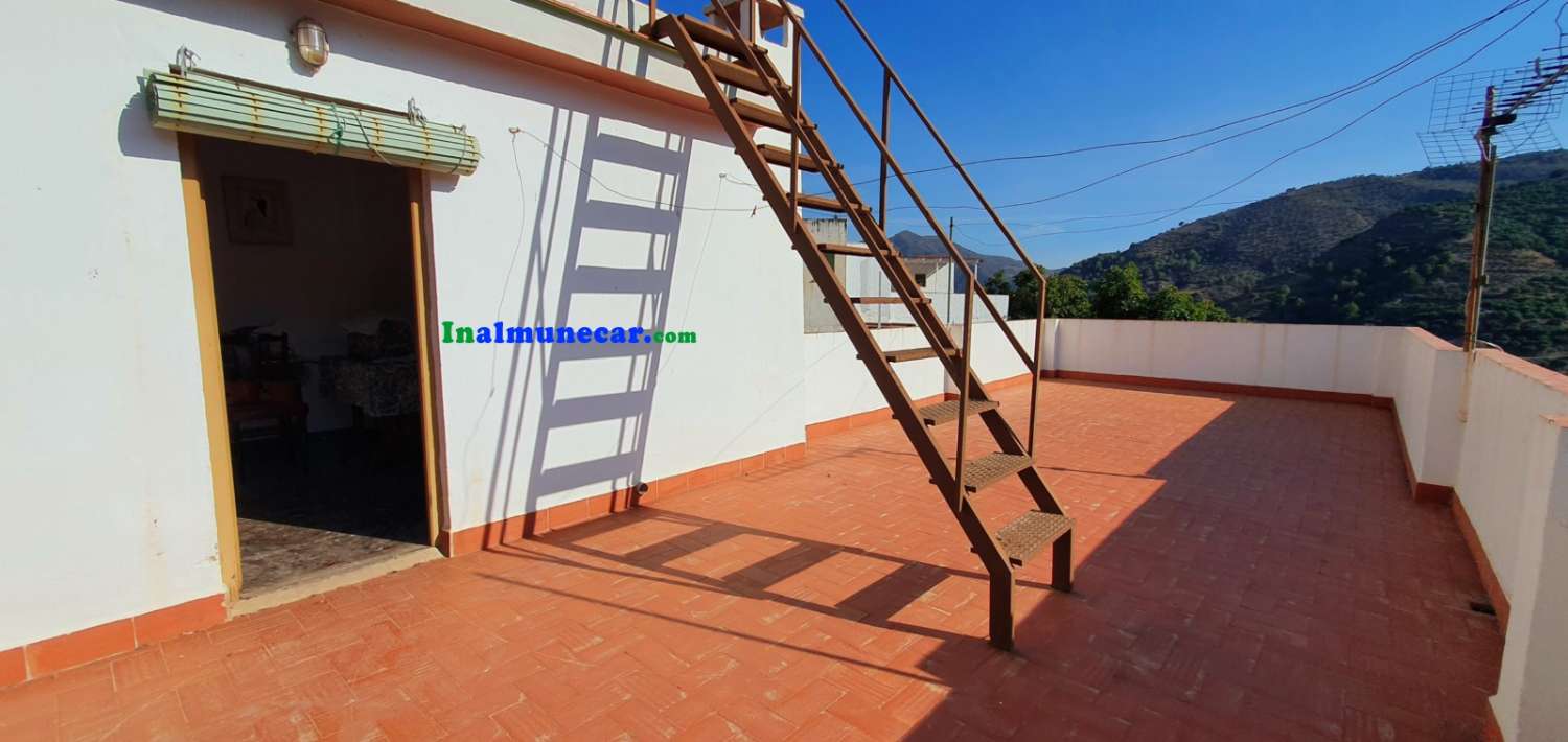 Lovely village house for sale in the beautiful Otivar, Granada.