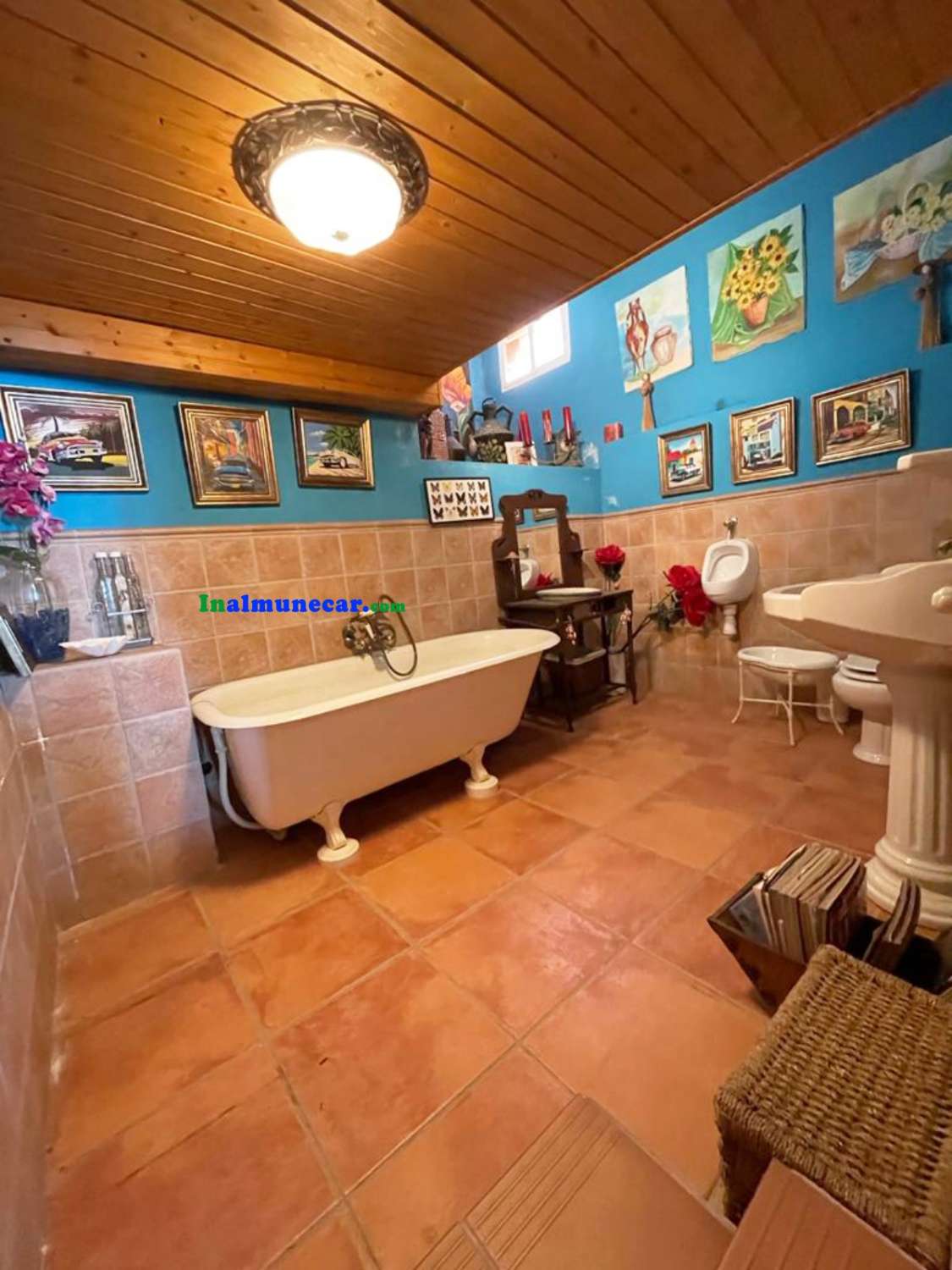 Villa for sale in Almuñécar with pool, just 10 minutes walk toSan Cristobal beach