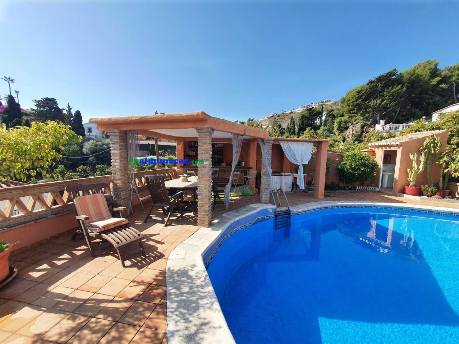 Villa for sale in Almuñécar with pool, just 10 minutes walk toSan Cristobal beach