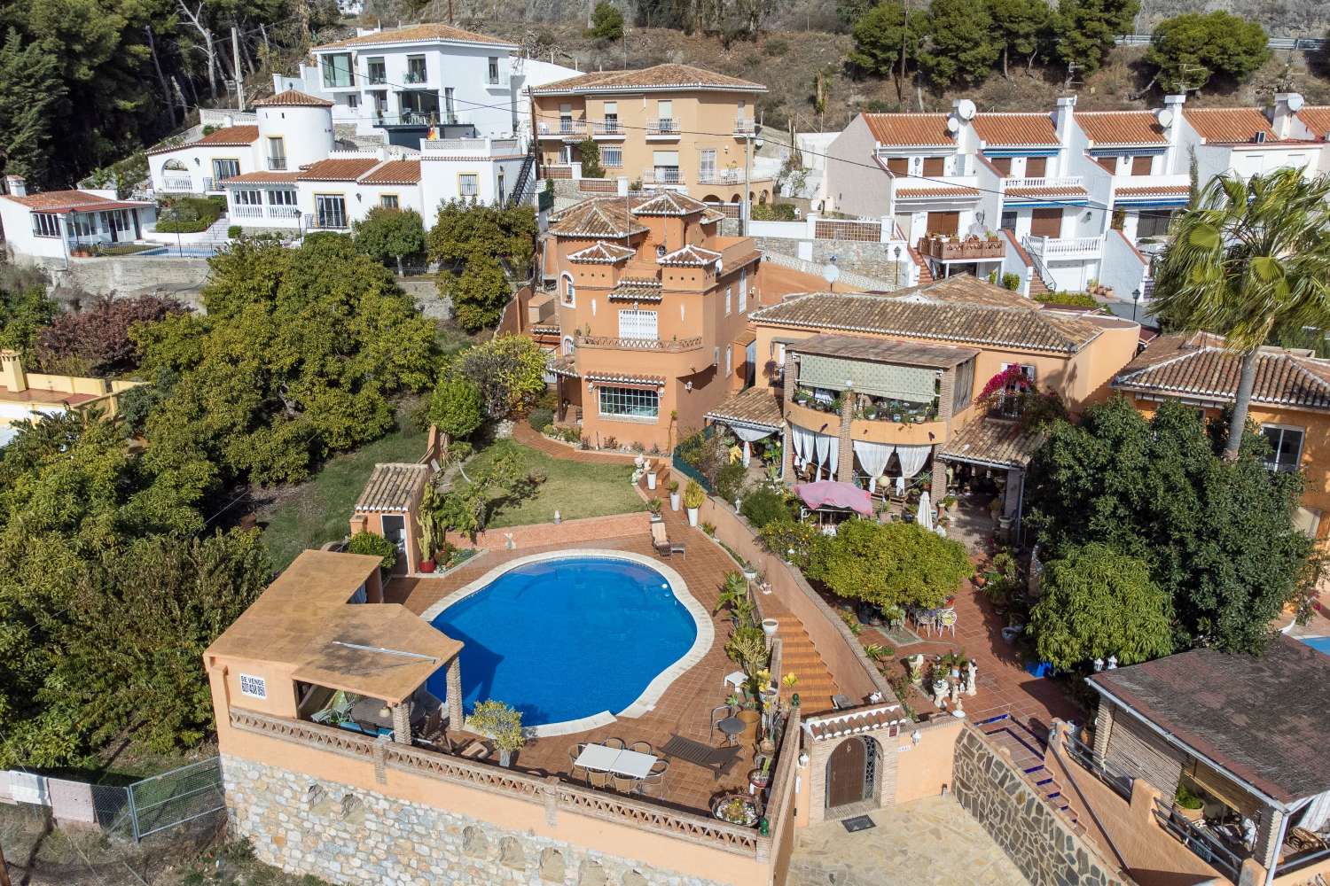 Villa for sale in Almuñécar with pool, just 10 minutes walk toSan Cristobal beach