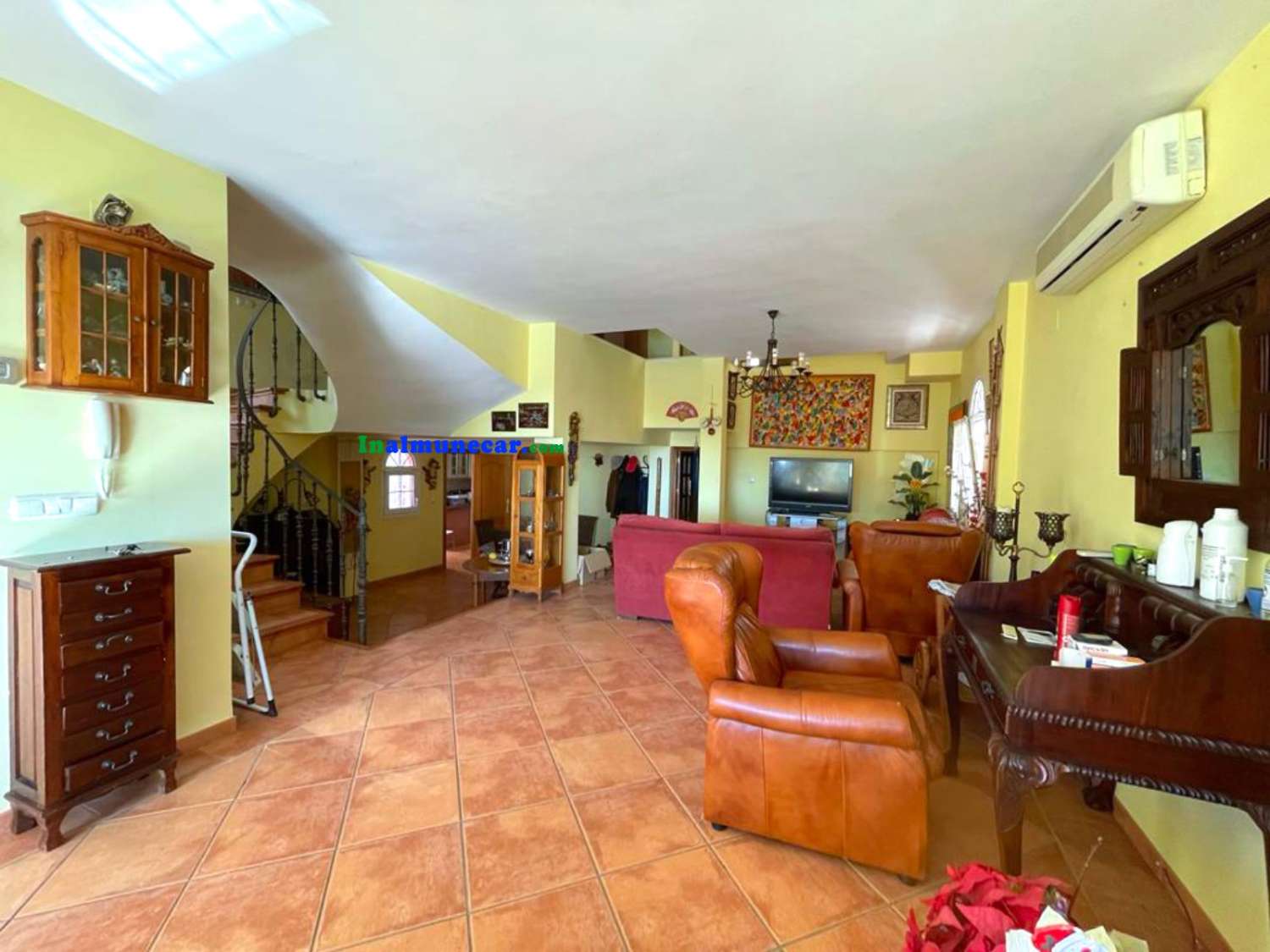 Villa for sale in Almuñécar with pool, just 10 minutes walk toSan Cristobal beach