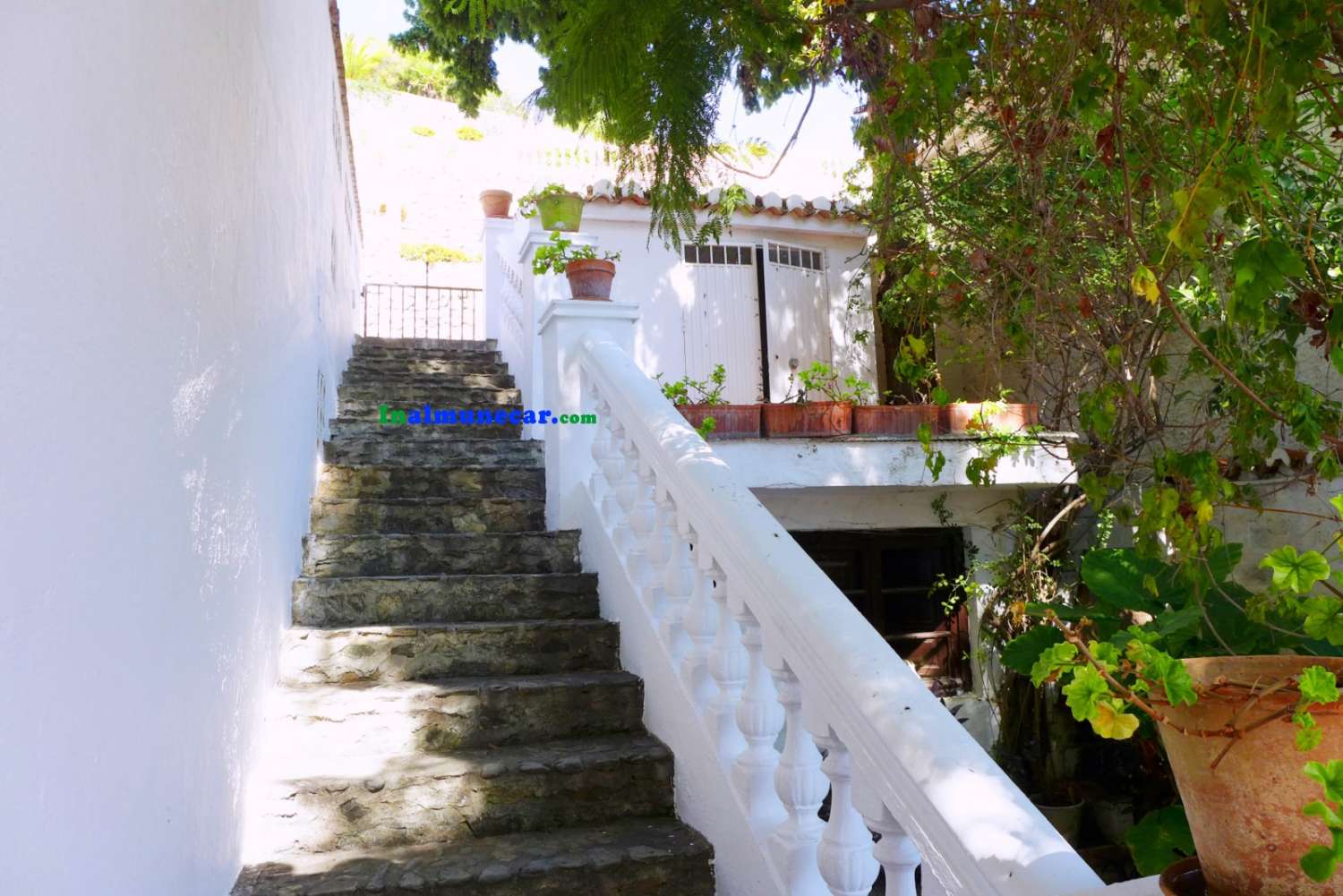 Exklusiv bohemisk villa till salu i Cotobro - Almuñécar, med fantastiskt läge och utsikt.