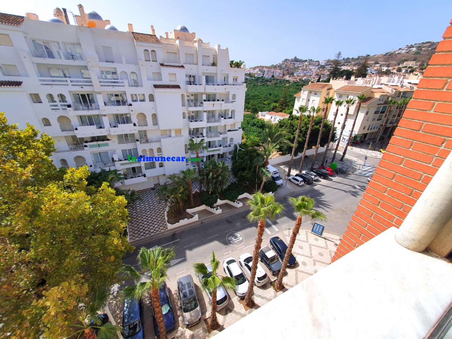 Apartment for sale in Almuñécar with parking space and storage room