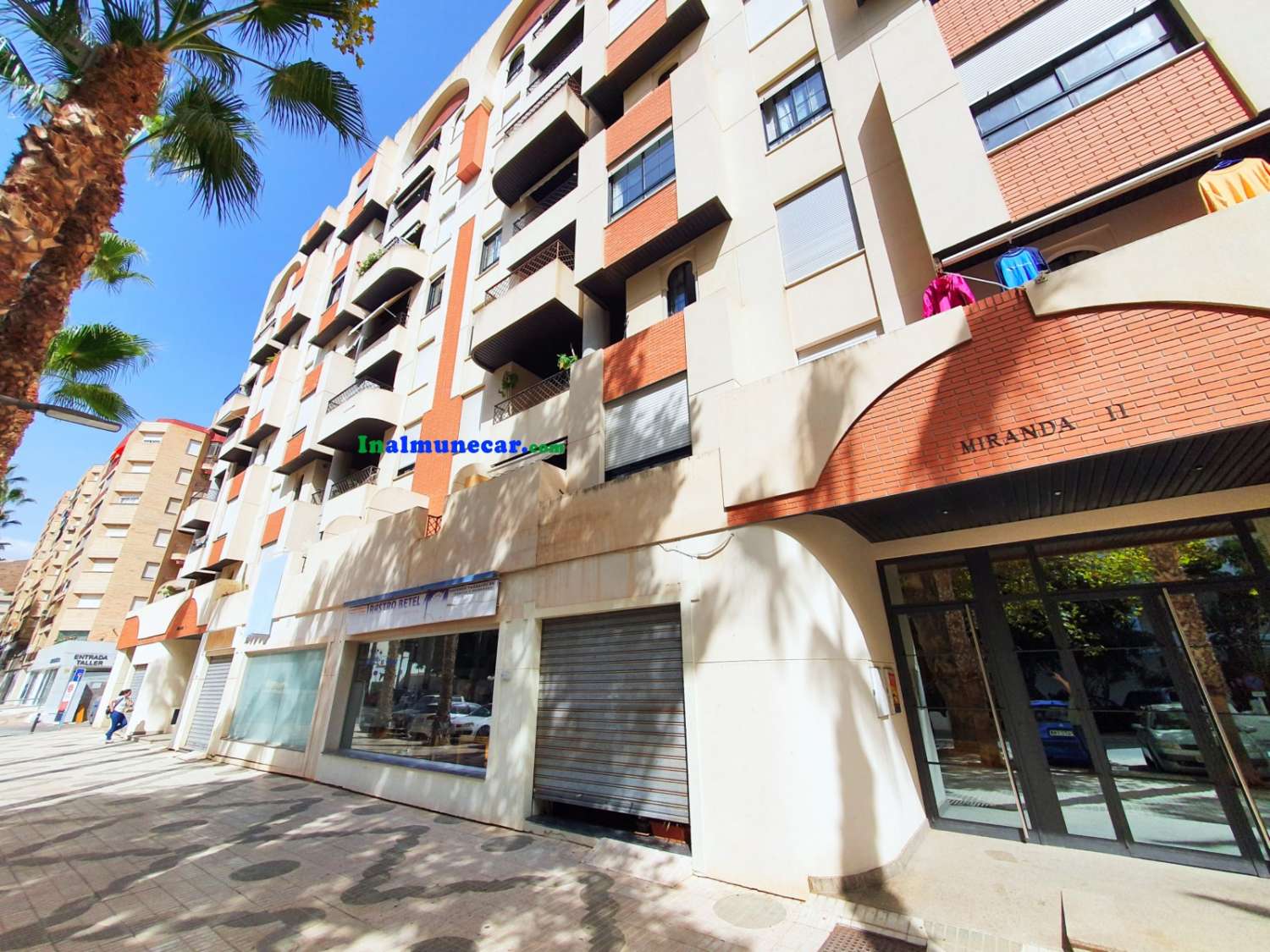 Apartment for sale in Almuñécar with parking space and storage room