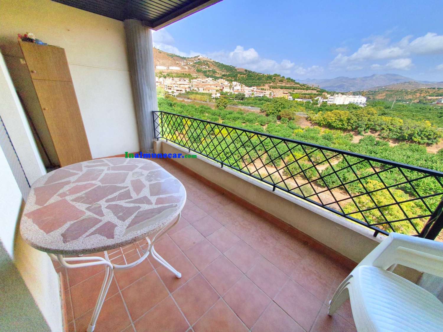 Apartment for sale in Almuñécar with parking space and storage room