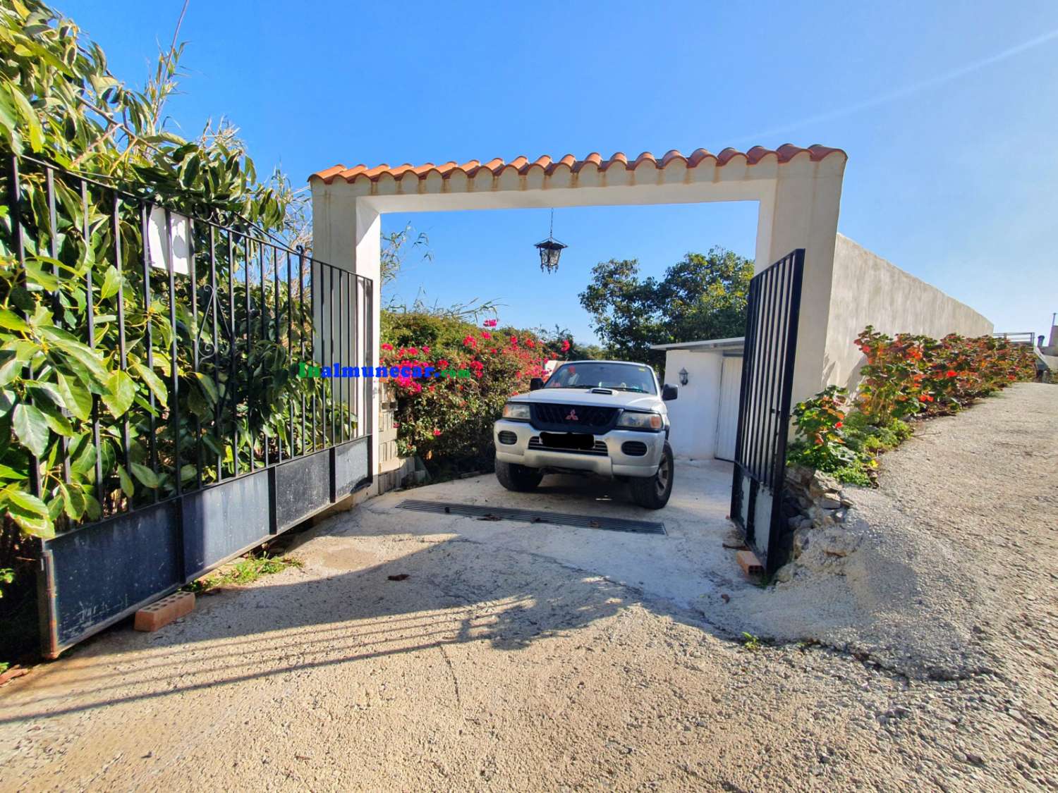 Maison de campagne à vendre à Almuñecar avec de belles vues.