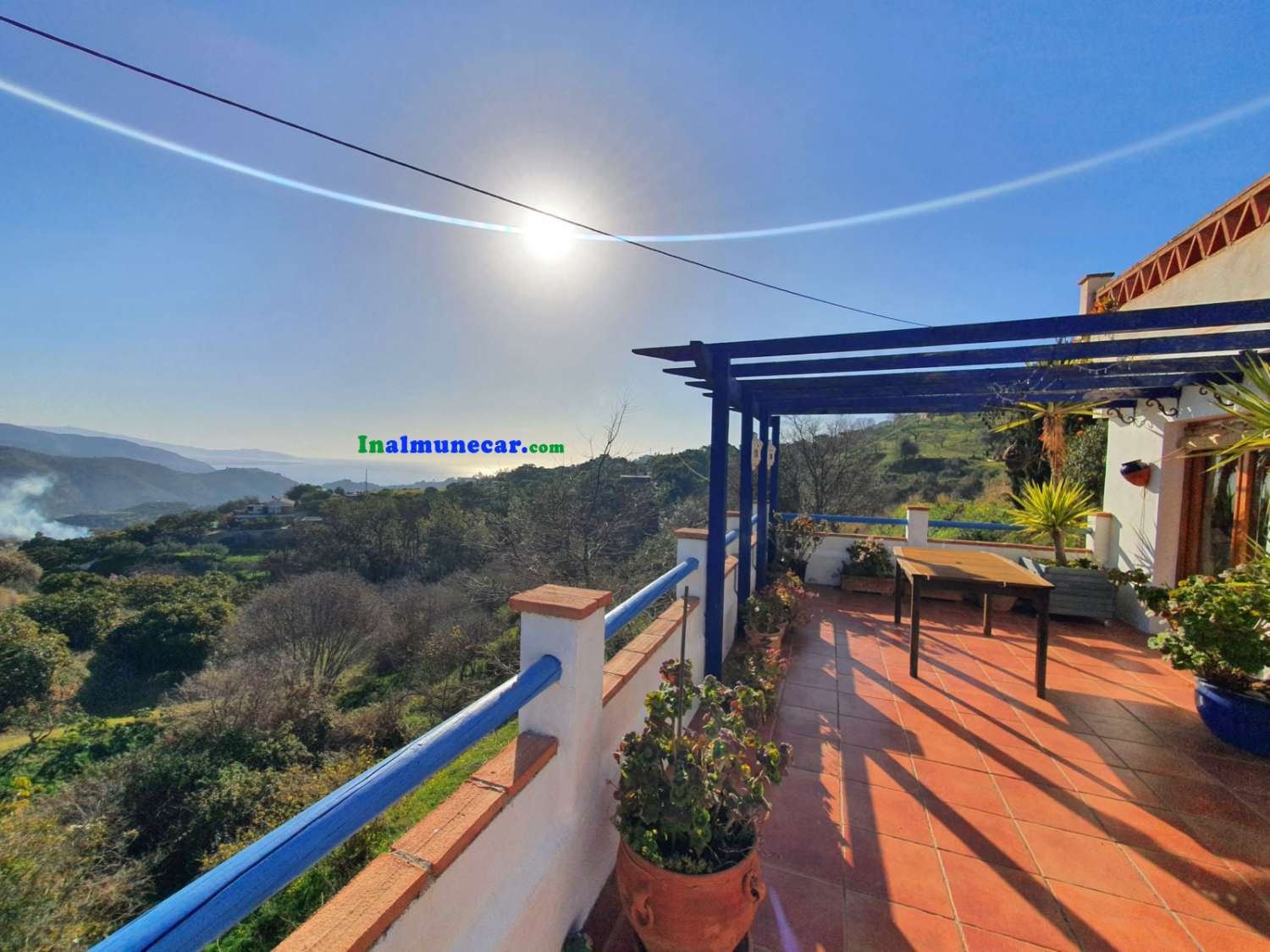 Country house for sale in Almuñecar with beautiful views.