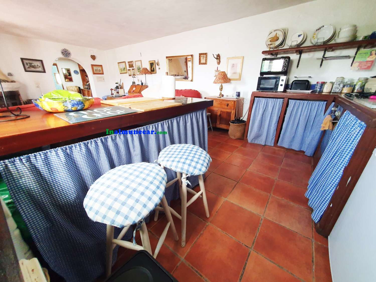 Country house for sale in Almuñecar with beautiful views.