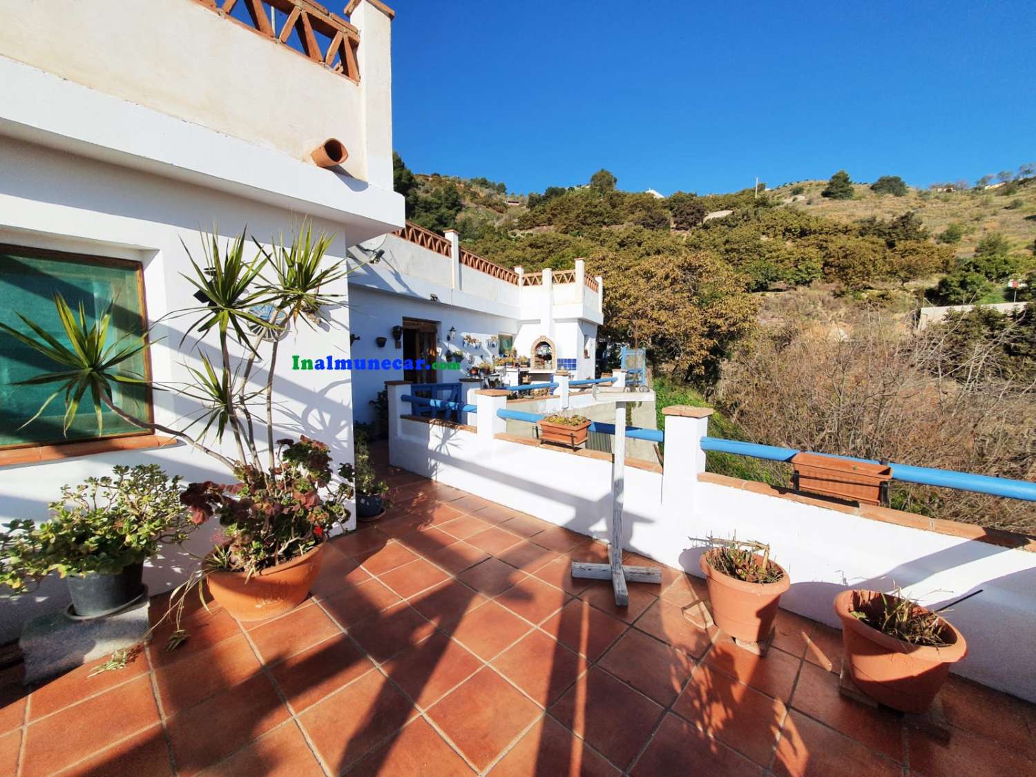 Country house for sale in Almuñecar with beautiful views.